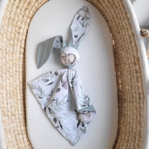 Soft cosy cuddly bunny blanket in cotton - Woodland olive/pastel green