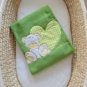 Polar fleece blanket for babies - Milo- Teddy Bear with Heart green