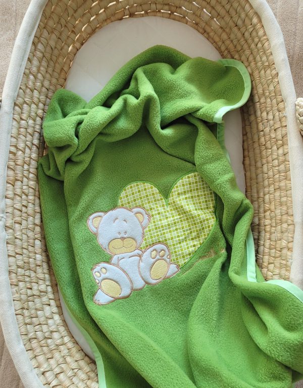 Polar fleece blanket for babies - Milo- Teddy Bear with Heart green - Image 2