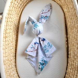 Soft cosy cuddly bunny blanket in cotton - Blue birds