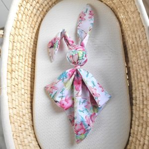 Soft cosy cuddly bunny blanket in cotton - Hummingbirds