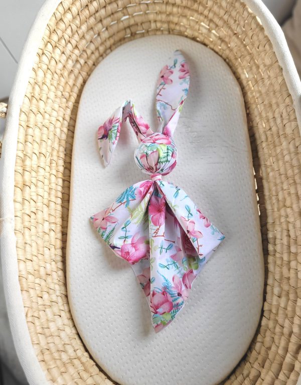 Soft cosy cuddly bunny blanket in cotton - Hummingbirds