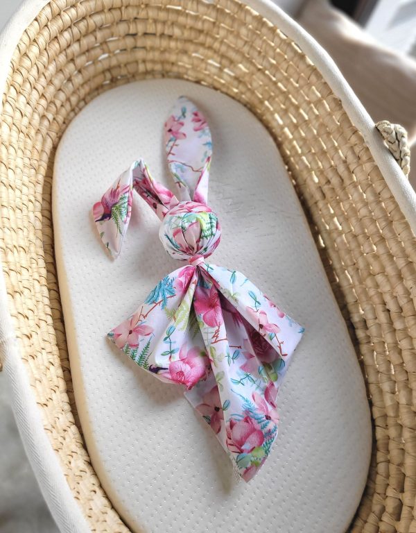 Soft cosy cuddly bunny blanket in cotton - Hummingbirds - Image 2