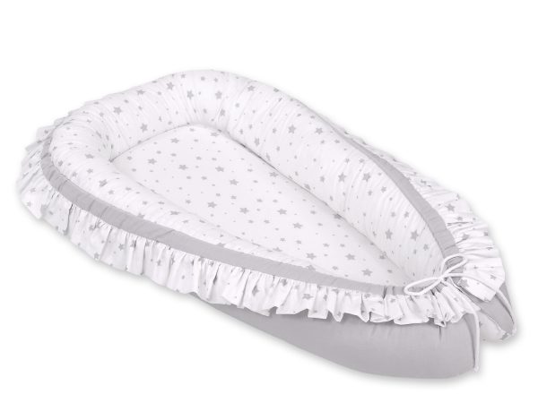 Baby nest with a ruffle - mini gray stars/gray