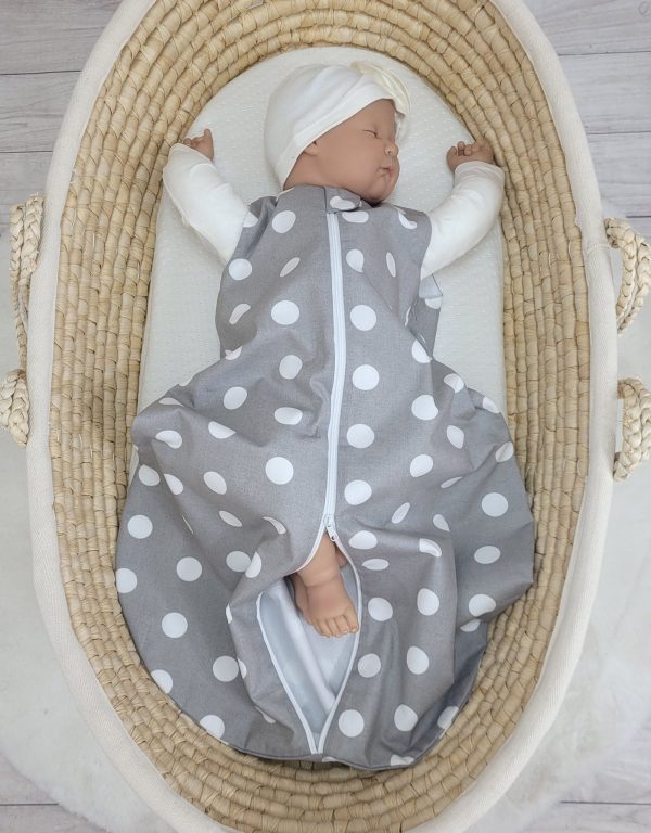 Cotton baby sleeping bag S 0-6 months for summer TOG 1.0 - polka dots on grey - Image 3